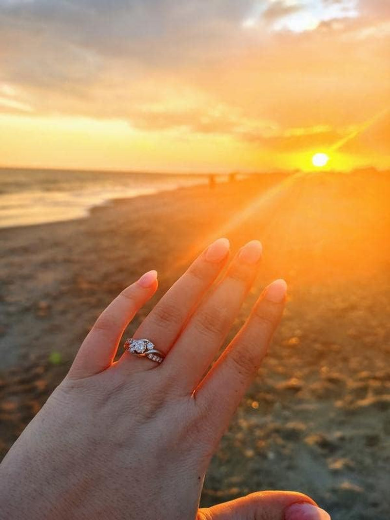 1 Carat (Ctw) Moissanite Engagement Rings for Women 10K/14K/18K White Gold Rings Moissanite Rings