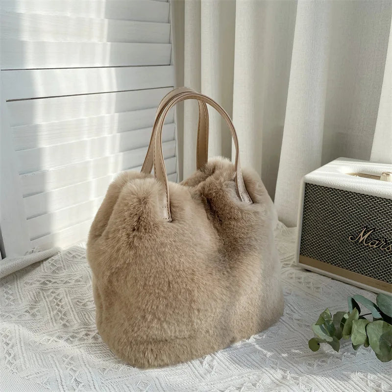 Practical Large-Capacity Bucket Bag Handbag Fashionable Imitation Rabbit Fur Plush Bag Tote Bag 2023 Winter New Designer Bag