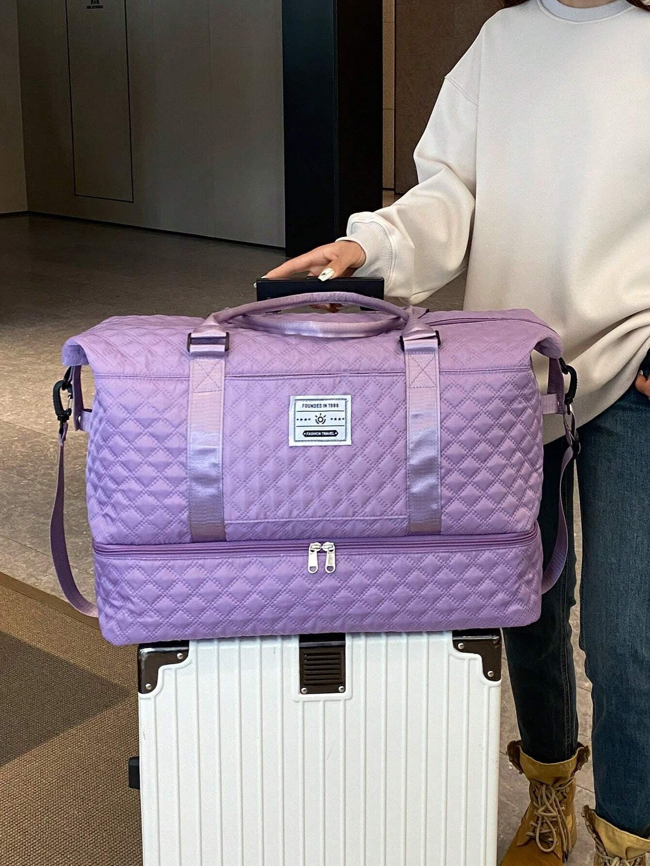 Purple Expanded Luggage Storage Bag, Lightweight Foldable, Expanded, Carry on Travel Weekender & Overnight Bag, Weekend Bag Hospital Bag Quilted Bag Quilt Bag Puffer Bag Quilted Shoulder Bag Hand Bag Crossbody Bag Traveling Bag Back to School School Bag Travel Essentials Travel Organizer for Beach Summer Vacation Travel Bag for Suitcase Gym Bag Duffle Bag Duffel Bag for Luggage Carry on Bag College Bag Luggage Bags Weekender Bag Holiday Winter