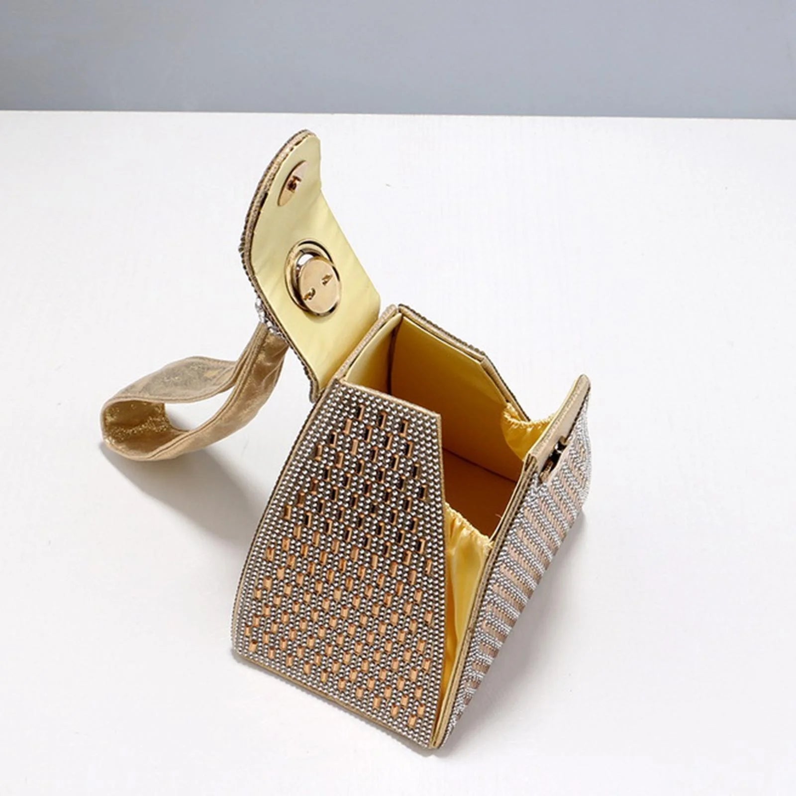 Elegant Triangle Clutch Purse - Perfect Handbag for Weddings and Evening Events - Alrickas’ UNIQUE BOUTIQUE