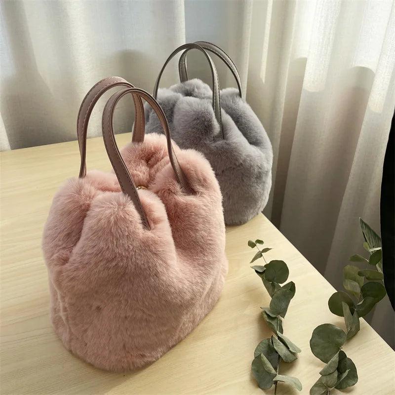 Practical Large-Capacity Bucket Bag Handbag Fashionable Imitation Rabbit Fur Plush Bag Tote Bag 2023 Winter New Designer Bag