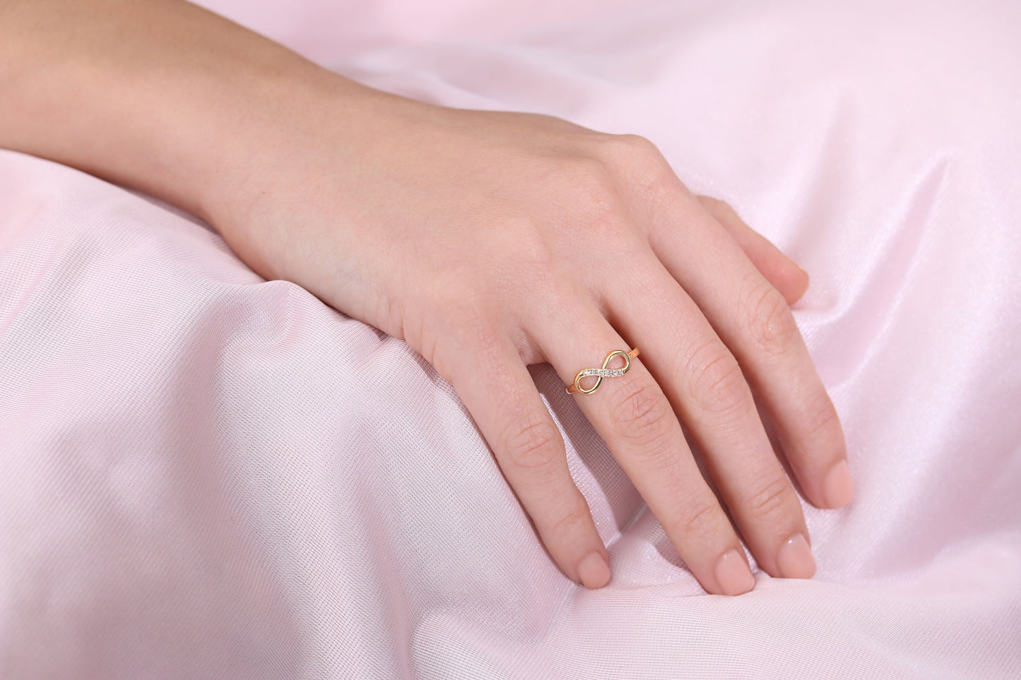 10K Yellow Gold Infinity Loop Ring with Cubic Zirconia CZ Stones | Size 6 | Women & Unisex